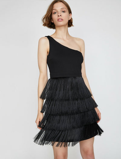 15180 black one shoulder tassel dress