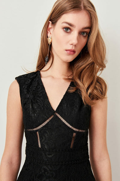 2836 Black Midi Lace Dress