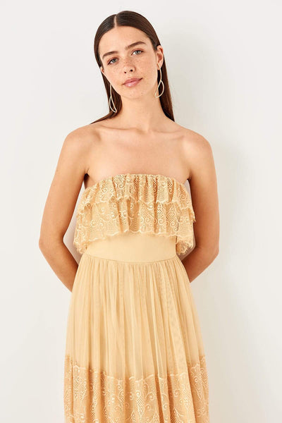 Beige Lace Detailed Evening Dress TPRSS19UZ0091 